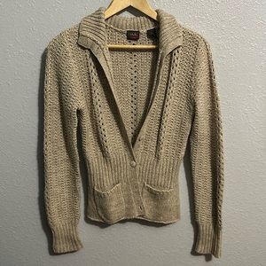 Women’s/juniors sweater